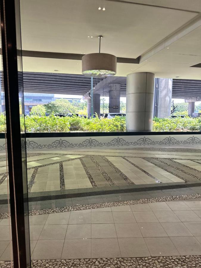 81 Newport Condominium Cluster 5 3A By Rechelle Nunag Pasay Exteriér fotografie